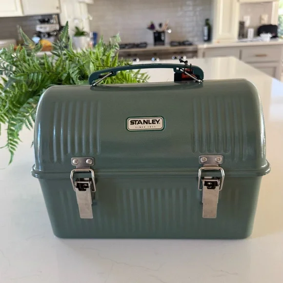 🌟 Classic Stanley Lunch Box ~ 10 Quart ~ NWT - Picture 5 of 5